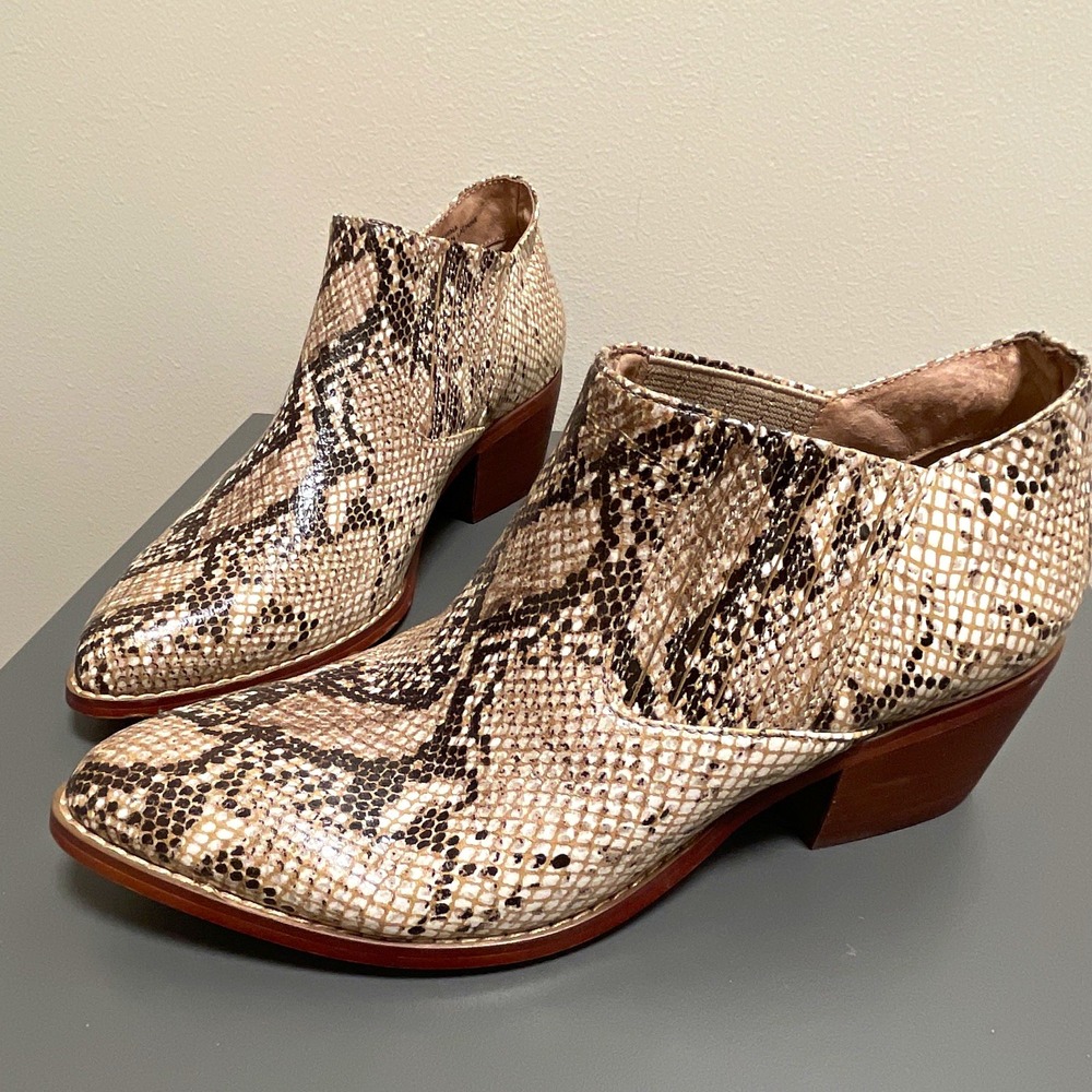 Anthropologie Womens Snake Print Leather Ankle Bootie Pointed Toe 7 M